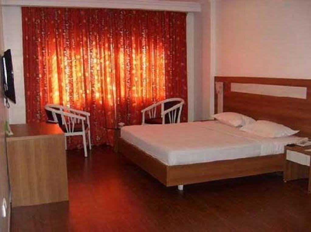 Fabhotel Royal Star Chennai Exterior foto